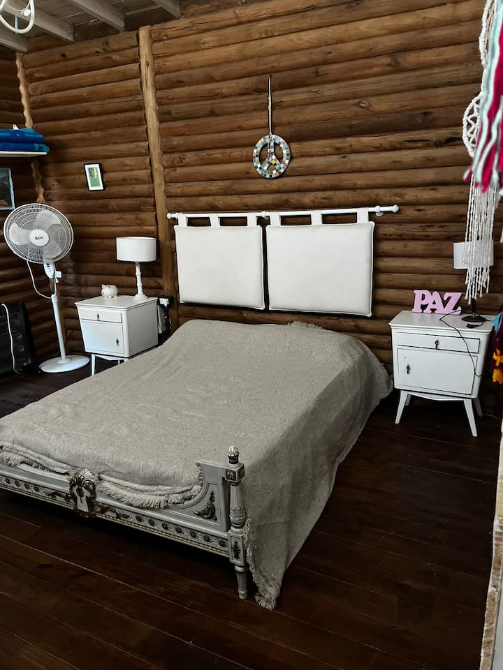 Соба 2 на горниот кат