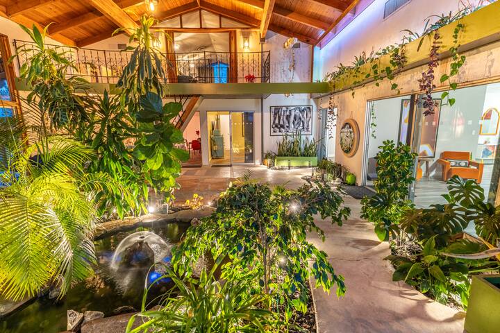 Las Vegas Oasis Home gallery image 2