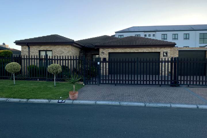 Bosch Villa gallery image 4