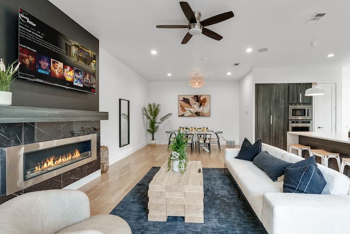 Luxury 3BR Haven I 5MIN DT Dallas + Rooftop + Prkg