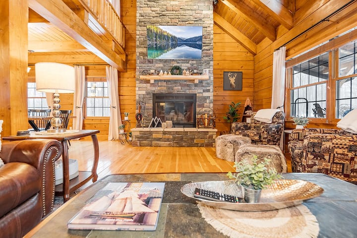 Log Home On 11 Acres W/ Hot Tub - Deep Creek Lake, MD