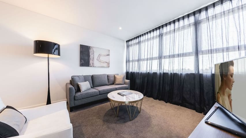 Two Beds Apartment at Chatswood