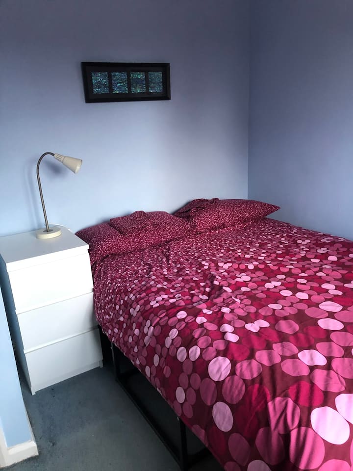 Double bedroom in Pitstone Houses for Rent in Pitstone, Leighton Buzzard, Buckinghamshire