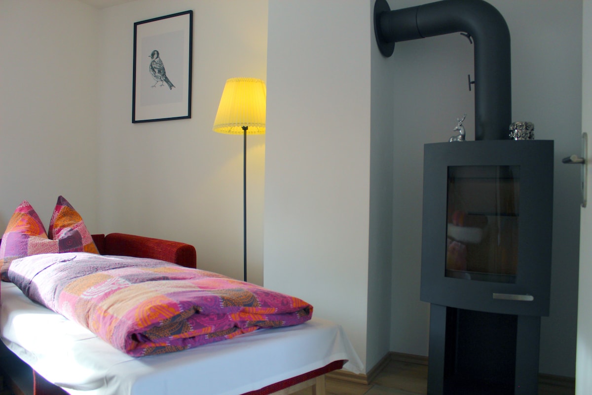 Bedroom 2 with box spring single bed (100x200cm) and fold-out armchair OG