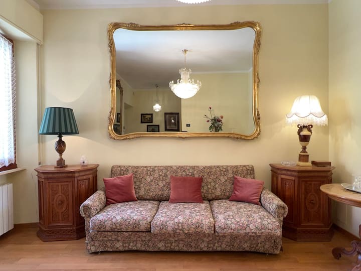 Elegant Apartment Super Location - Siena