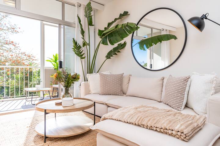 Spacious & Light Apartment in Green Point gallery image 2