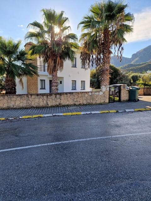 4 Bedroom Villa, Private Pool, Merit Casino Close