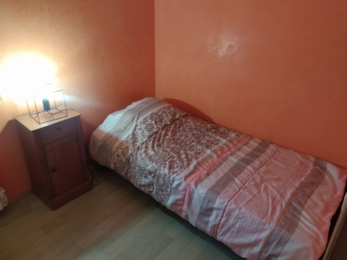 საძინებელი 2