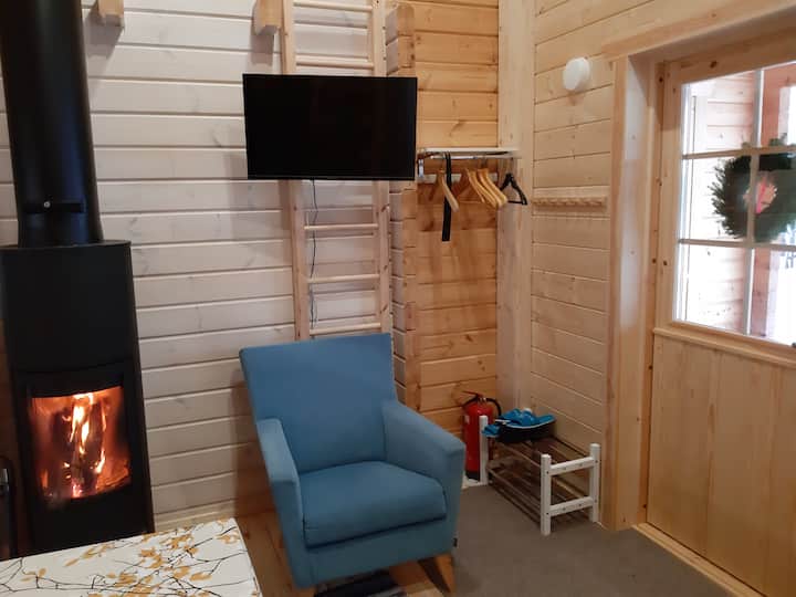 Hirsimökki Maatilan Pihapiirissä - Hollola