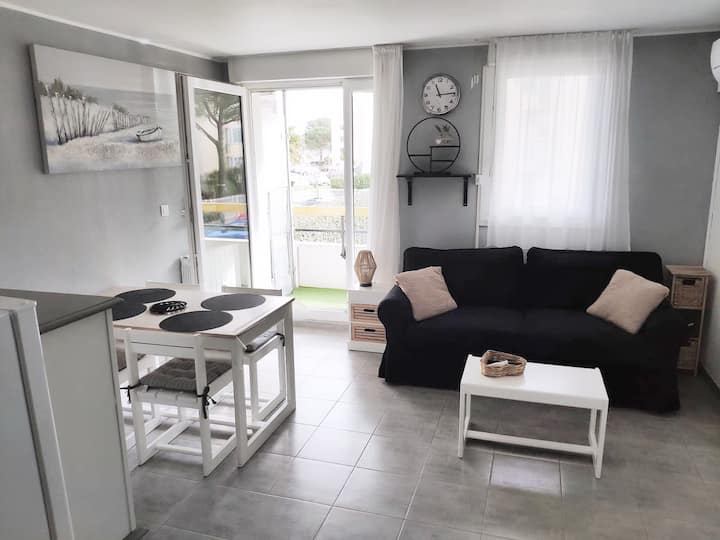 Appart 4 Pers à 100m Plage, Clim, Parking, Balcon - Le Grau-du-Roi