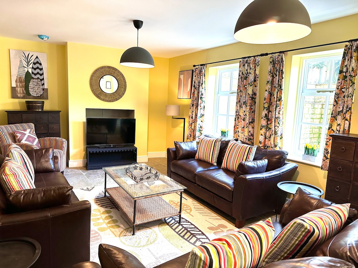 Successful Airbnb property: Honey stone and style year round in Winchcombe