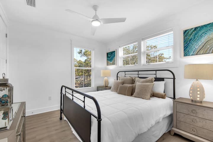 Bedroom 8.  Pic 1.  King with attached bath.