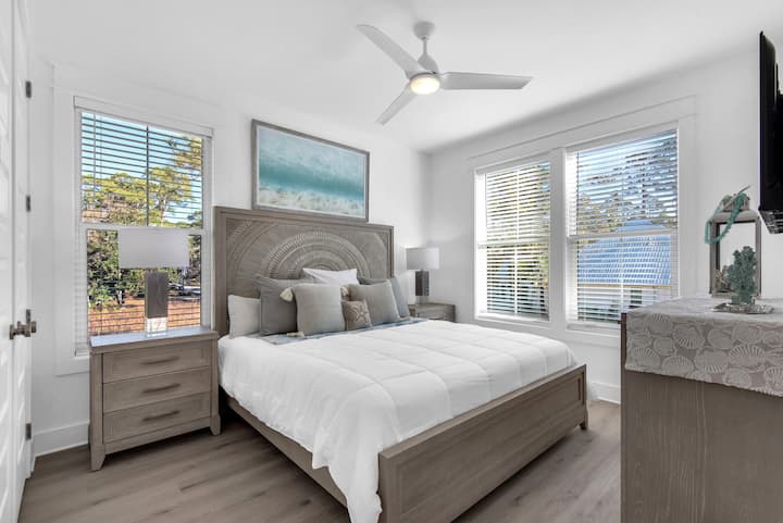 Bedroom 2.  Pic 1.  King with attached bath.