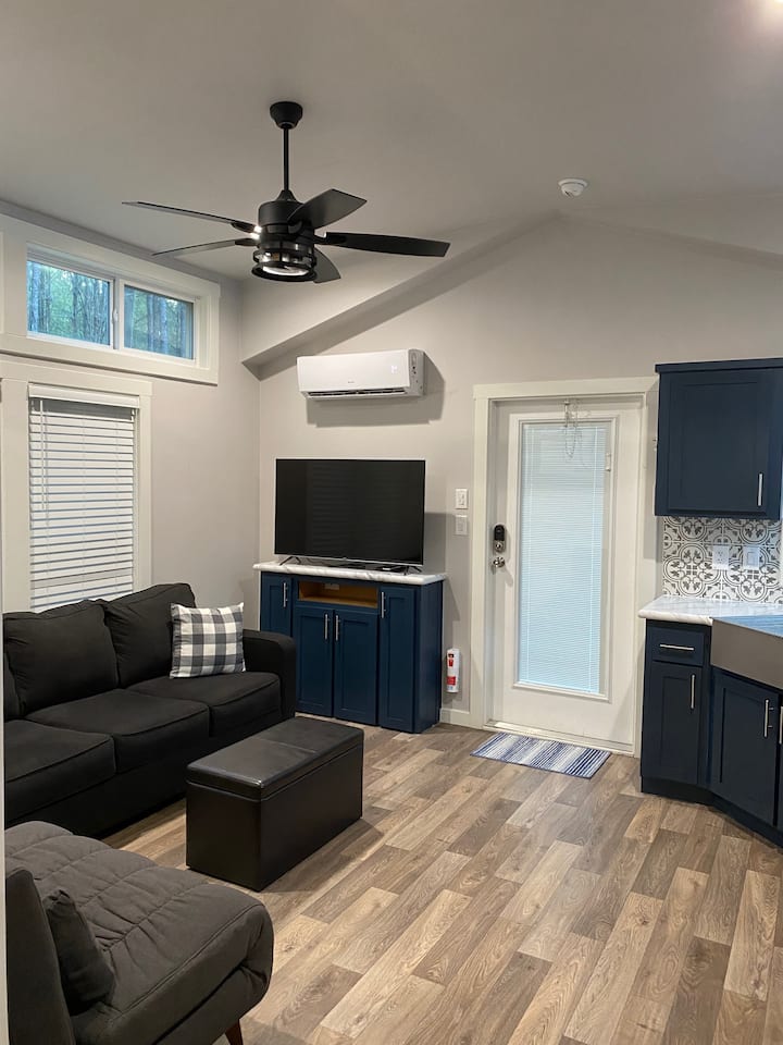 Kauč je kauč za spavanje.