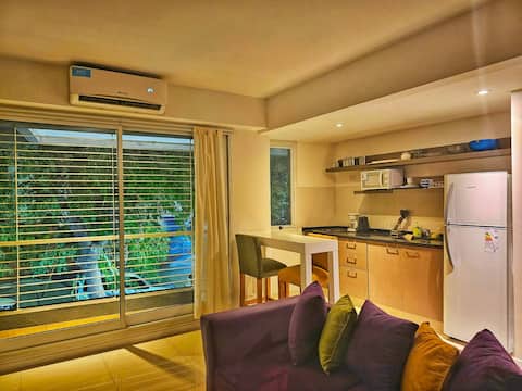 Successful Airbnb property: Spacious and bright apartment for two people in Parque Chas