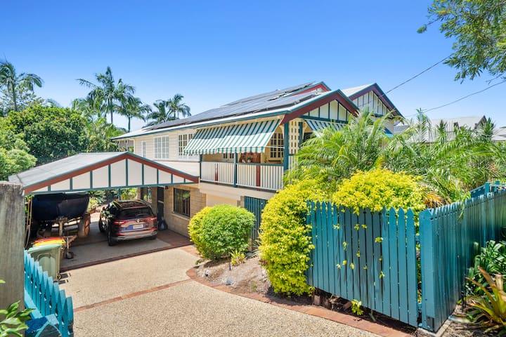 Queenslander Circa 1926 with Pool
