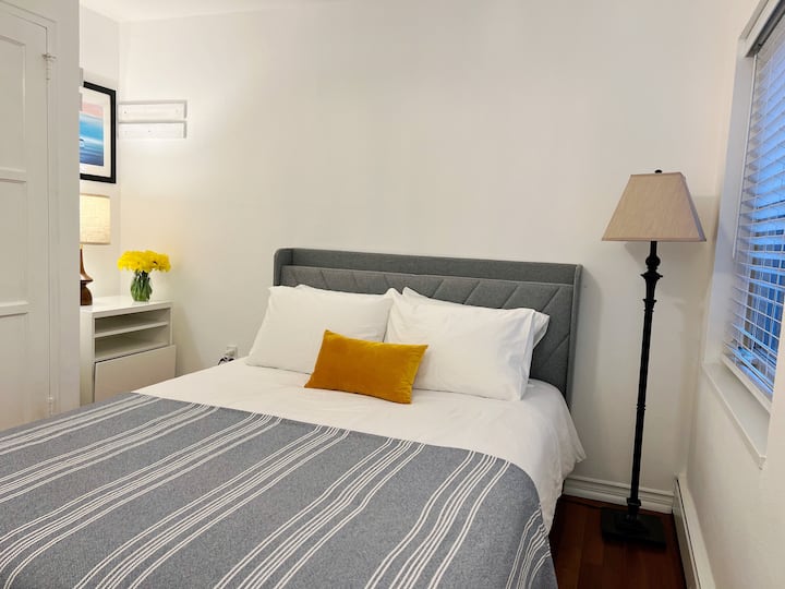 Cómoda cama tamaño queen