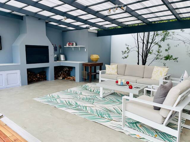 In the heart of the Constantia winelands gallery image 4