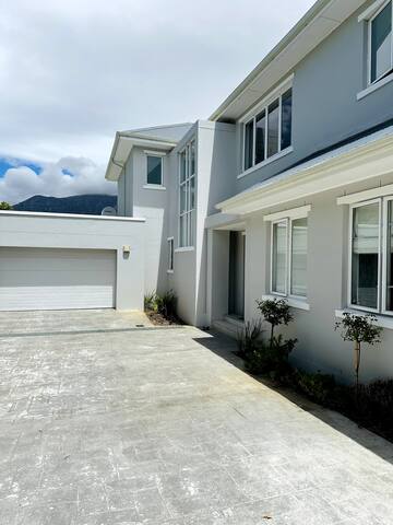 In the heart of the Constantia winelands gallery image 2