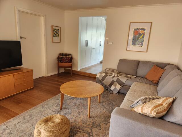 Casa Nina, sunfilled family home – old Ocean Grove gallery image 4