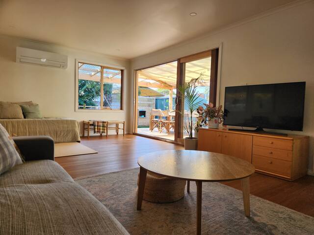 Casa Nina, sunfilled family home – old Ocean Grove gallery image 3