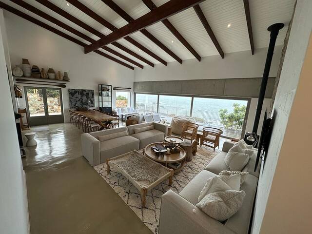 Seafront lux living and views gallery image 5