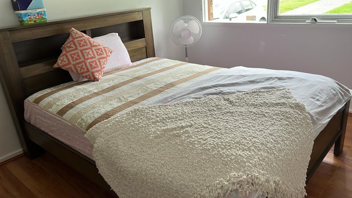 Beautiful 4 Bedroom Home Airds - Campbelltown