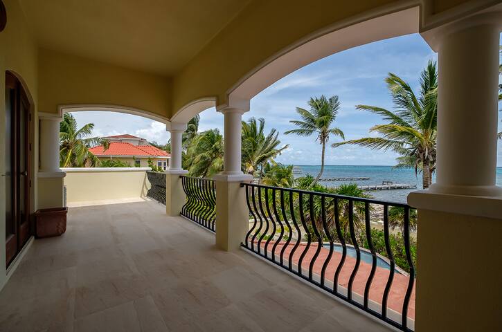 Adagio Villa Full Property gallery image 4