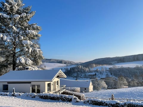 Cosy chalet with impressive panoramic views