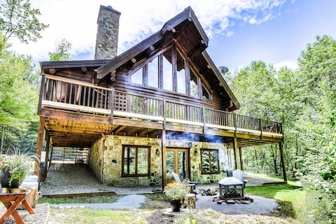 Luxury Log Cabin | Hot Tub, Pool Table & Lakeview