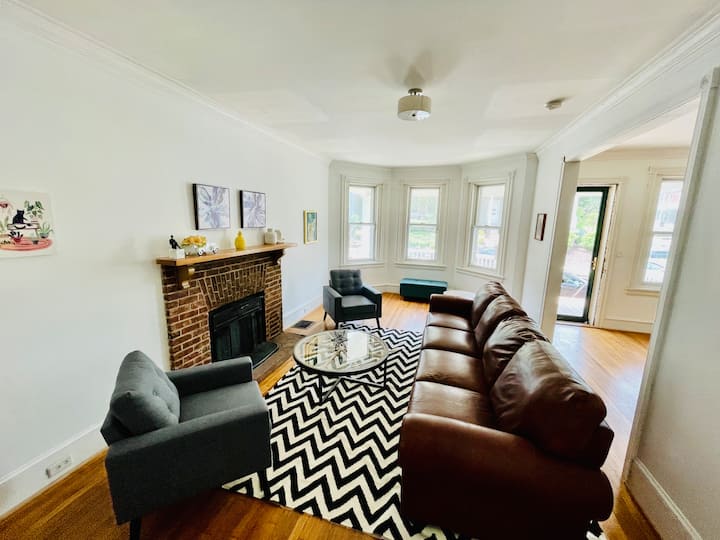 Private Rm In Trolley Square! - Wilmington, DE