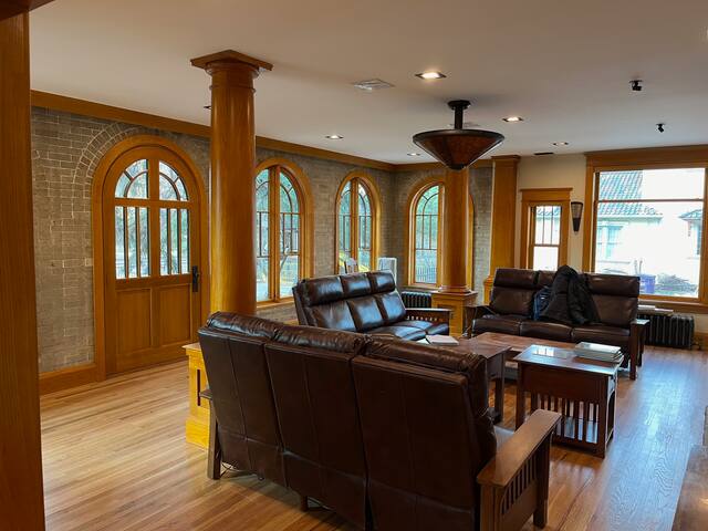 The Mayor’s Manor. Timeless Arts and Crafts beauty gallery image 3