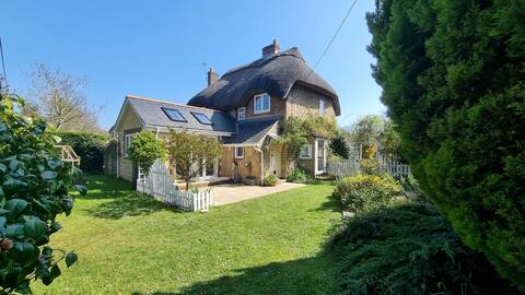 Characterful thatched cottage