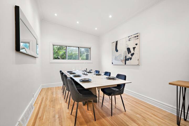 Montreal Luxurious Hose Big Terrace|Sleep16|3bath gallery image 5