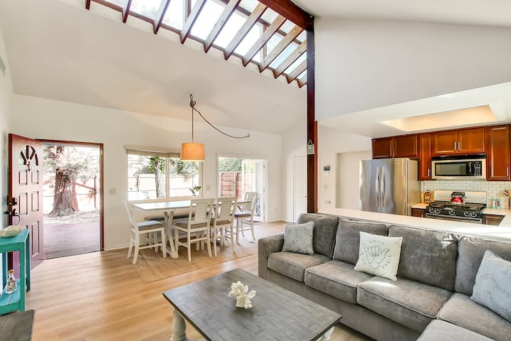 Beachy & Spacious Home In Carp - Carpinteria, CA