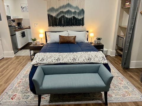 Popular Airbnb listing: Cozy Private Studio near DT/USC in Westside South Central