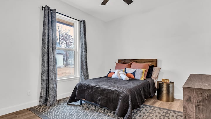 Chumba cha kulala chenye kitanda cha ukubwa kamili