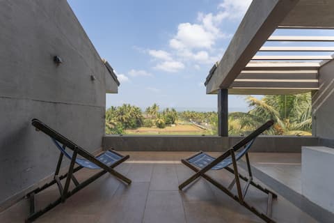 August05 Nr second house- 3BHK private pool/Patio