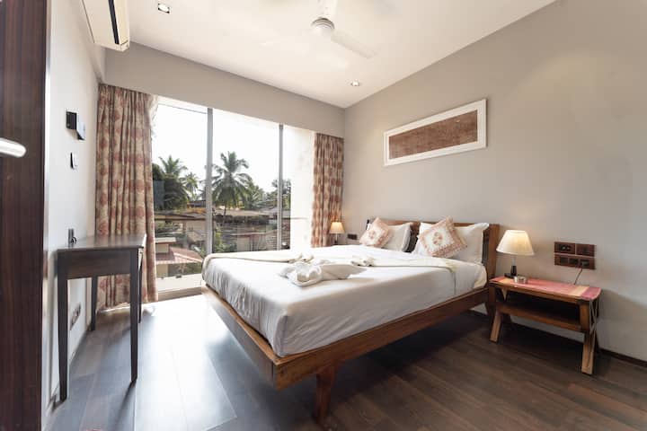 Bedroom 1 image 4
