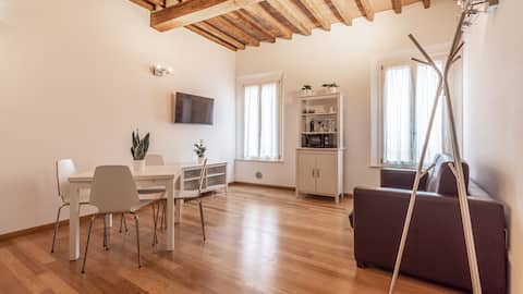 Dimora Piazza Martiri |A/C WiFi FS Station-center