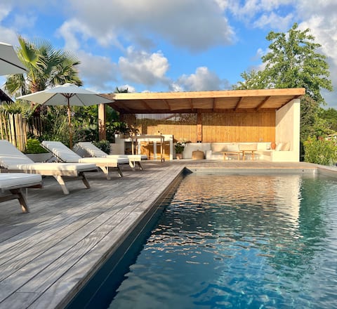 Exceptional villa with pool near Biarritz