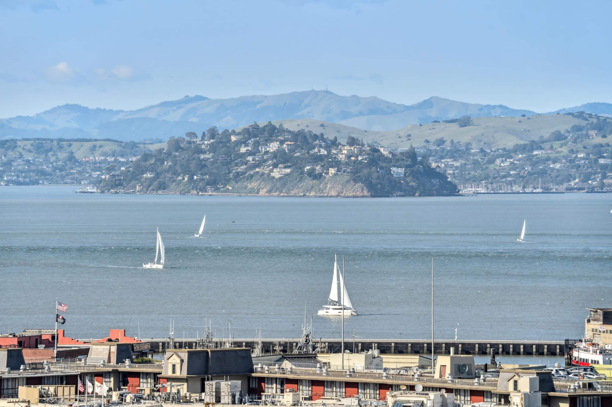 Condo in San Francisco · ★5.0 · 1 bedroom · 1 bed · 2 baths - Image 40