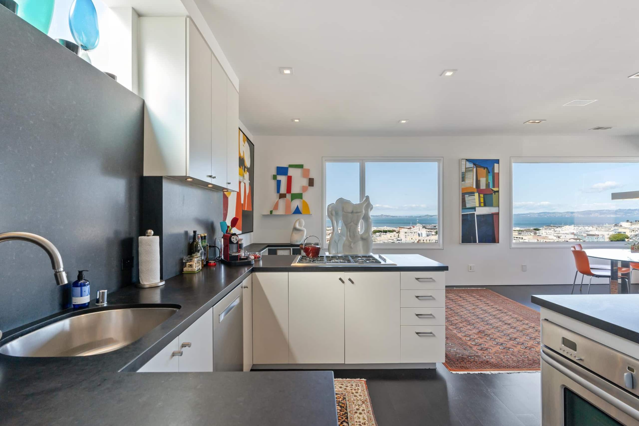 Condo in San Francisco · ★5.0 · 1 bedroom · 1 bed · 2 baths - Image 10