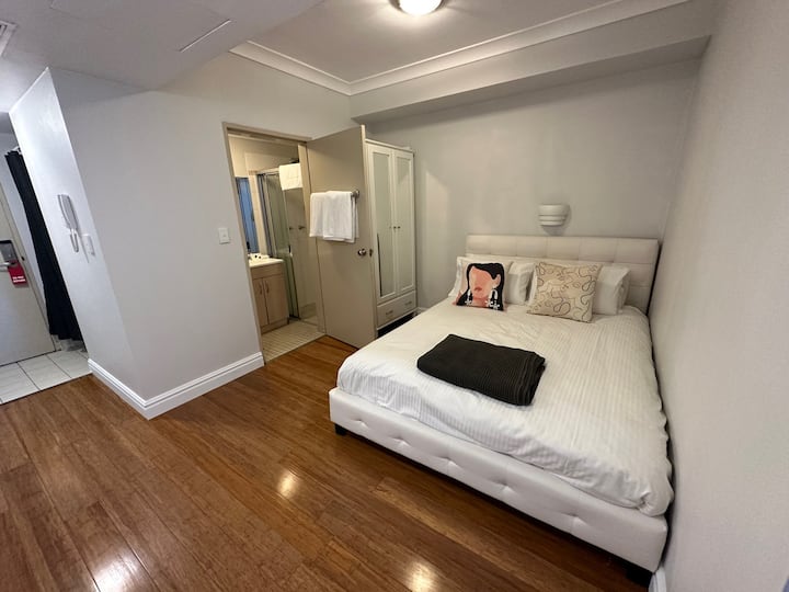 Studio Deluxe with Sleeping Area