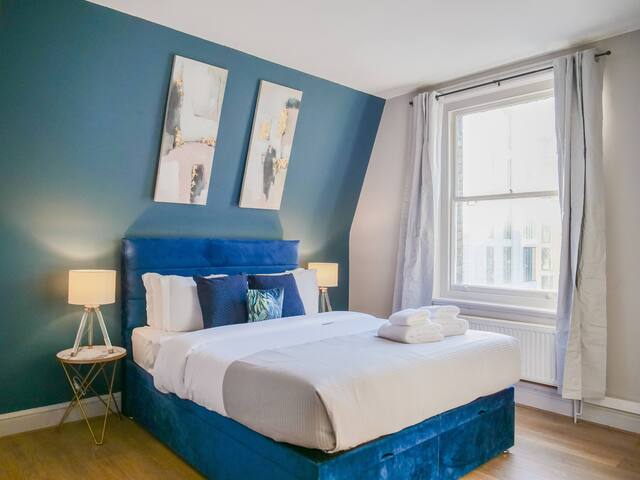 Stylish 2 bed apartment in superb location gallery image 5