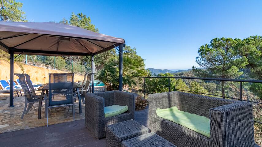 CoastalVillas – Villa Lima gallery image 3