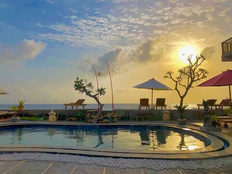 5 Private Rooms on the Beach Front - Shared Pool