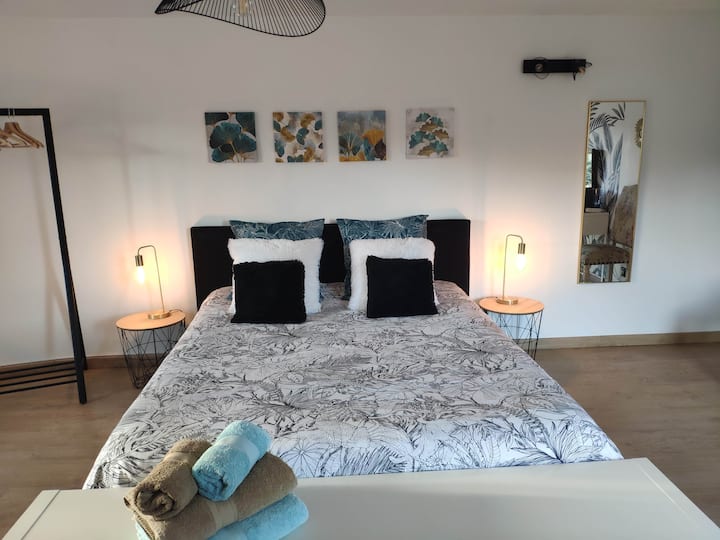Suite 2 Chambres - Accès Piscine - Saint-Cannat
