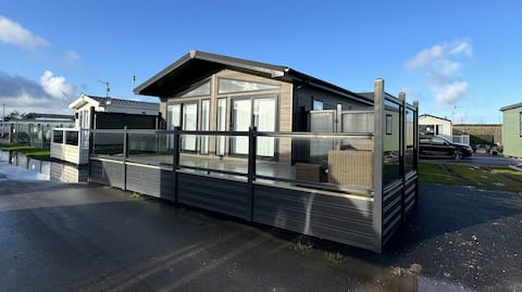 6 berth, luxury lodge Golden Gate Holiday Centre