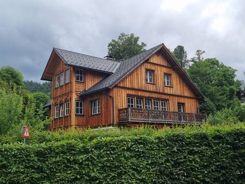 Altaussee - zentrales Haus für 12-13 Gäste